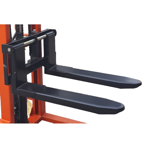 Inaithiram MS2N16LHA Heavy Duty Hydraulic Manual Stacker 2Ton Capacity Closeup of Forks
