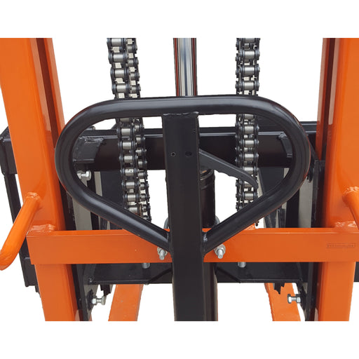 Inaithiram MS2N16LHA Heavy Duty Hydraulic Manual Stacker 2Ton Capacity 1.6m Lift Height Closeup of Handle